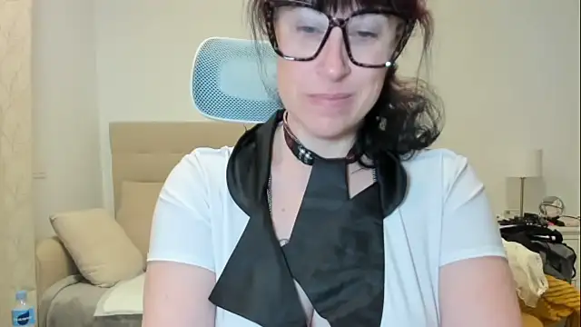 emmita69  online show from February 2026 11:12:01 PM