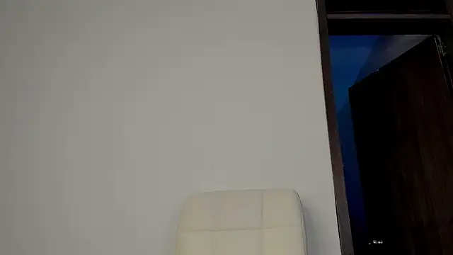 Karoline Marin online show from December 2025 05:58:02 AM