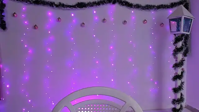 cute roxana  online show from December 2024 10:23:02 PM