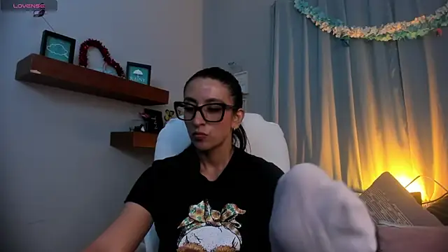 kira moon   online show from March 2026 09:26:02 PM