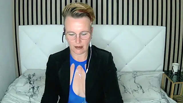 xxNoeliaxx online show from January 2025 08:00:02 AM