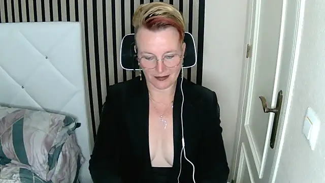 xxNoeliaxx online show from March 2025 08:32:02 AM