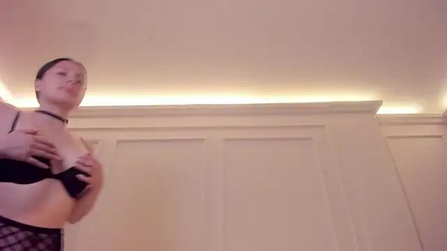 Snapshot of DominiqueVega chatting on December 2024 05:07:02 AM DominiqueVega online show from December 2024 05:07:02 AM