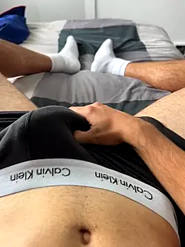 h0rnyguy001 online show from September 2025 11:56:02 AM