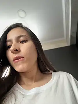 LittleDoll    online show from October 2025 01:29:01 PM