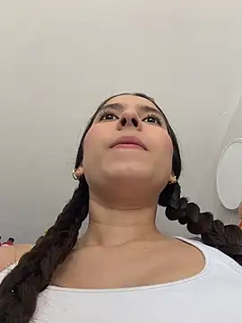 Snapshot of LittleDoll___ chatting on May 2026 12:46:01 PM LittleDoll online show from May 2026 12:46:01 PM