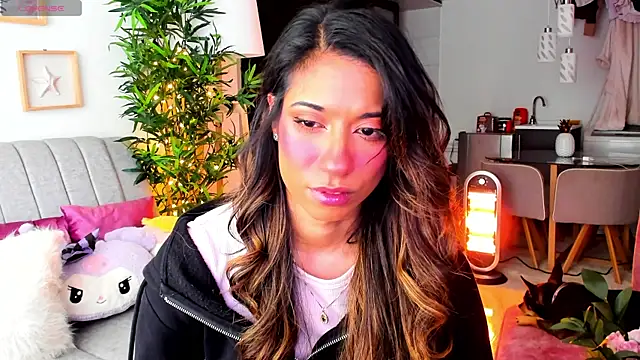 Issa cooper online show from January 2025 09:15:01 PM