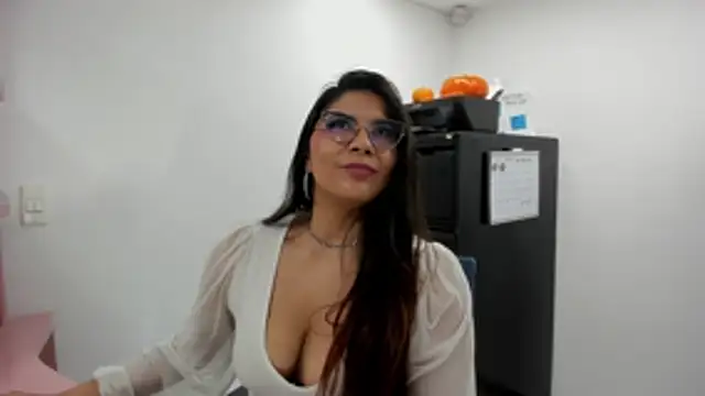 Luna Dumont online show from November 2025 11:11:02 AM