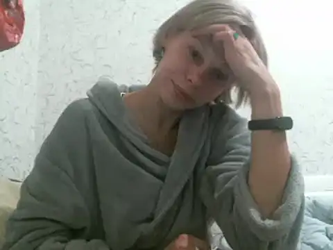 Julie Silver online show from October 2025 07:56:01 PM