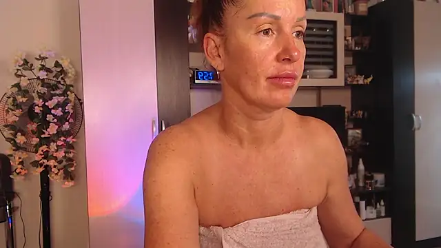 SheilaRyan online show from October 2025 04:59:01 AM