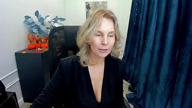 Sinty Devis online show from October 2025 11:44:02 AM