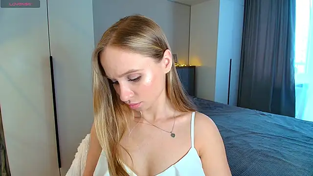 Mad1en online show from March 2026 05:35:01 AM