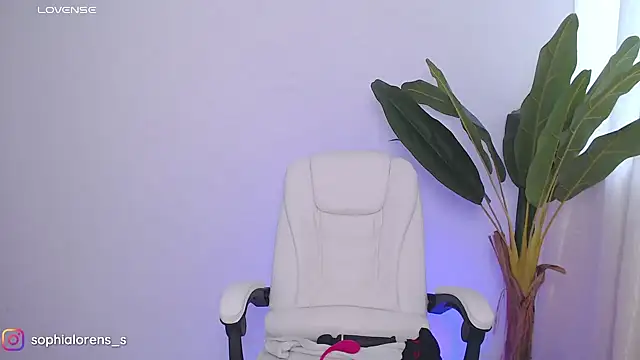 sophialorens s online show from February 2025 08:53:02 PM