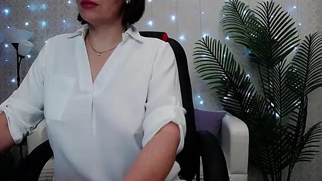 Snapshot of Camelia_Lillie chatting on May 2026 01:03:01 AM Camelia Lillie online show from May 2026 01:03:01 AM