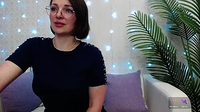 Snapshot of Camelia_Lillie chatting on May 2026 11:23:04 PM Camelia Lillie online show from May 2026 11:23:04 PM