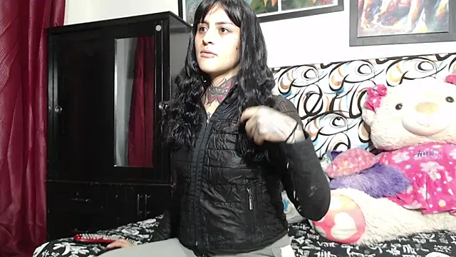 emma onassis 17 online show from September 2025 01:17:01 AM