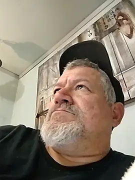 bigdoog8 online show from April 2026 07:16:01 PM