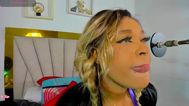 Snapshot of angel_dthroatt chatting on January 2025 12:07:02 PM angel dthroatt online show from January 2025 12:07:02 PM