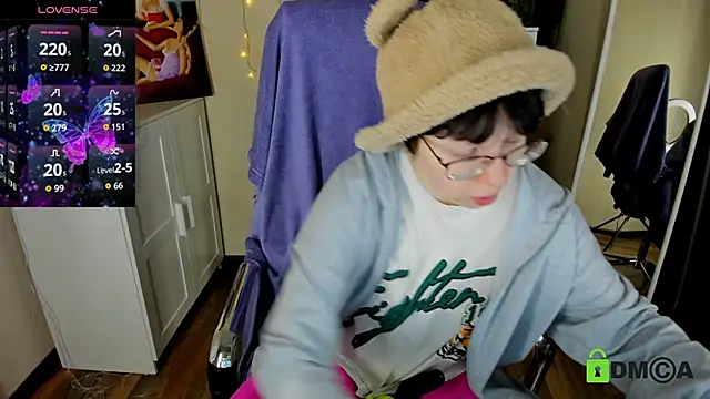 Melissa Wells online show from October 2025 09:25:01 PM