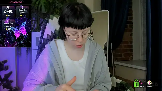 Snapshot of Melissa_Wells chatting on May 2026 10:14:02 PM Melissa Wells online show from May 2026 10:14:02 PM