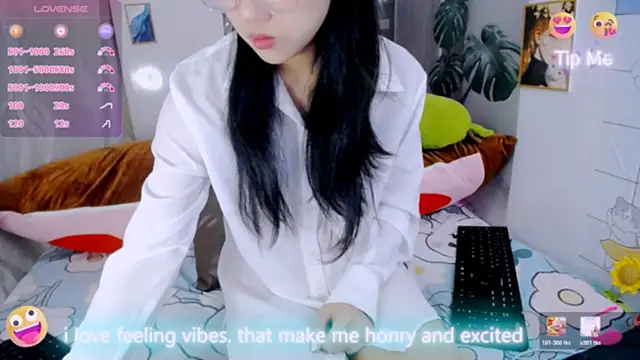 Snapshot of Ly__ chatting on March 2026 04:40:02 AM Ly online show from March 2026 04:40:02 AM