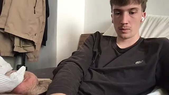 Snapshot of hungandfun05 chatting on October 2025 01:53:02 PM hungandfun05 online show from October 2025 01:53:02 PM