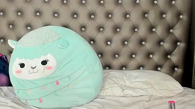 NadiaLyla online show from July 2026 03:02:02 AM