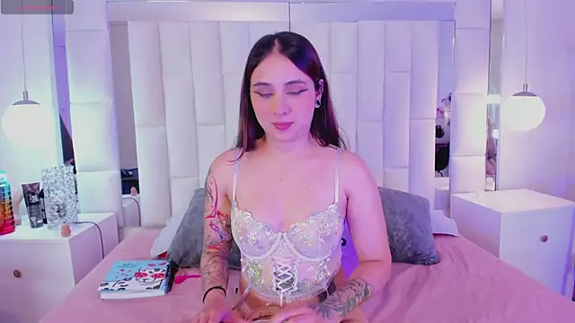 Snapshot of Luciana_66 chatting on February 2025 01:23:01 AM Luciana 66 online show from February 2025 01:23:01 AM