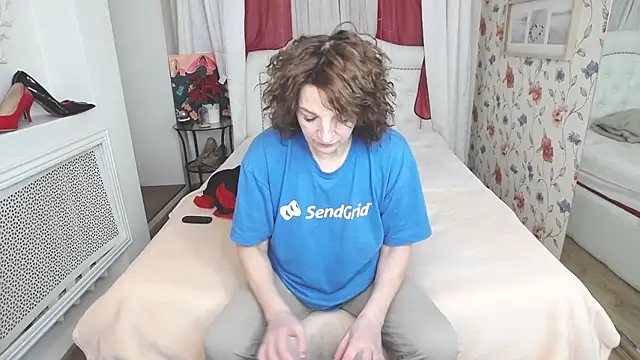 Snapshot of AmiHotGranny chatting on February 2026 06:18:02 AM AmiHotGranny online show from February 2026 06:18:02 AM