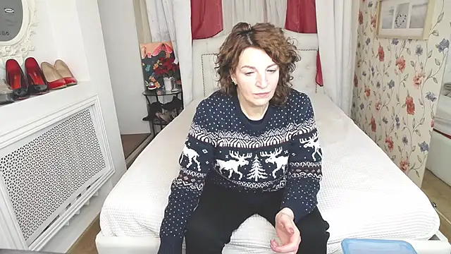 Snapshot of AmiHotGranny chatting on February 2026 01:11:01 PM AmiHotGranny online show from February 2026 01:11:01 PM