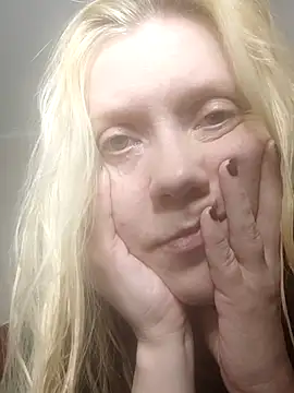 Snapshot of LeraSweet chatting on April 2026 07:11:01 PM LeraSweet online show from April 2026 07:11:01 PM