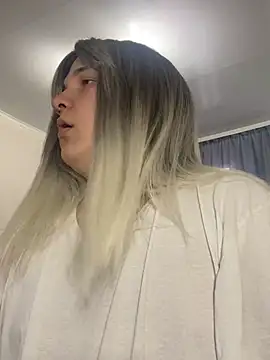 EvaMiron online show from March 2026 01:33:01 PM