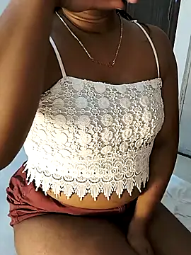 Snapshot of FANTASY_QUEEN_07 chatting on February 2025 10:31:02 AM FANTASY QUEEN 07 online show from February 2025 10:31:02 AM
