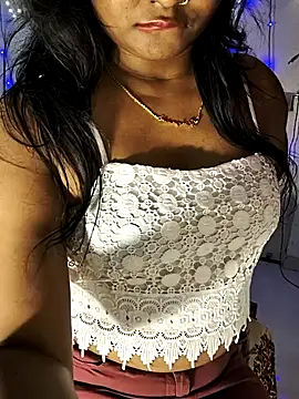 Snapshot of FANTASY_QUEEN_07 chatting on February 2025 12:45:02 PM FANTASY QUEEN 07 online show from February 2025 12:45:02 PM