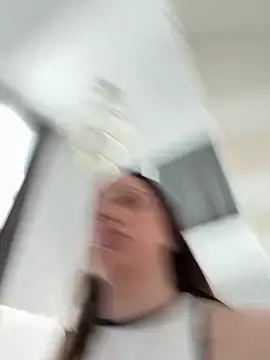 deliaroyal online show from March 2025 01:06:02 PM