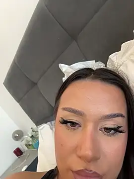 deliaroyal online show from October 2025 12:28:02 PM