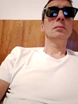 Snapshot of Anastasio33 chatting on October 2025 07:37:01 PM Anastasio33 online show from October 2025 07:37:01 PM