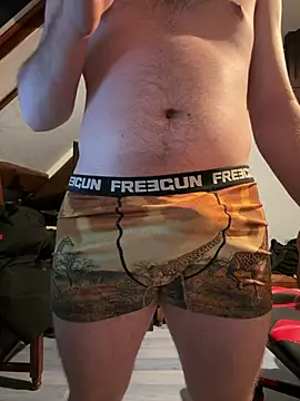 youlo71 online show from February 2026 12:28:01 AM