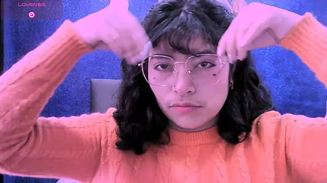 NinaYellow online show from September 2025 01:47:01 PM