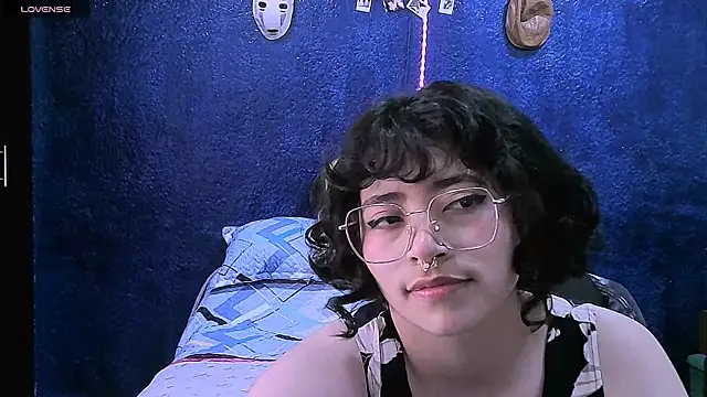 NinaYellow online show from March 2026 01:51:01 PM