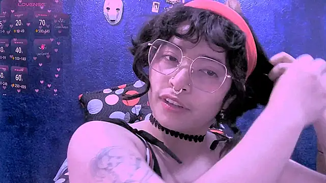 NinaYellow online show from April 2026 12:55:01 PM