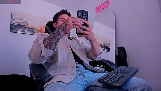 LucianSinclair online show from January 2025 06:43:01 PM