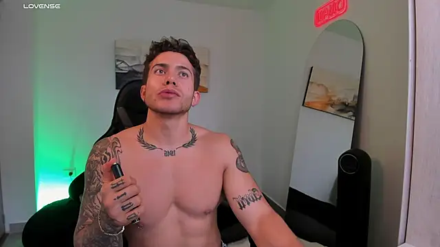 LucianSinclair online show from February 2025 09:49:02 PM