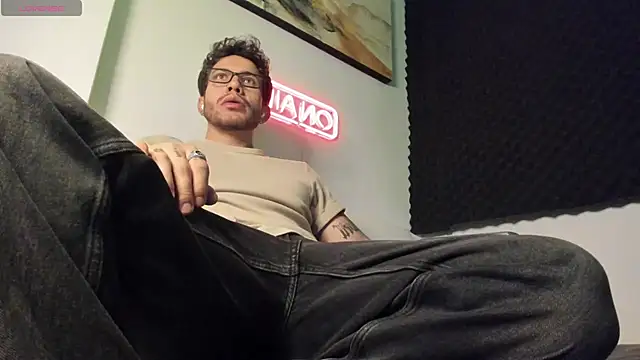 LucianSinclair online show from November 2025 03:39:02 AM