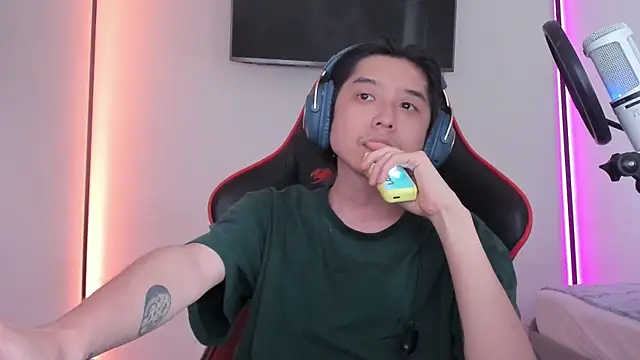 wexlee7 online show from September 2025 11:02:01 AM