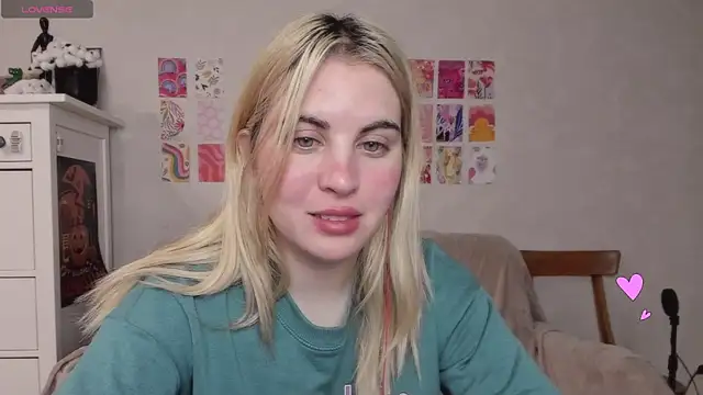 Snapshot of pawpaws chatting on December 2024 11:22:02 AM pawpaws online show from December 2024 11:22:02 AM