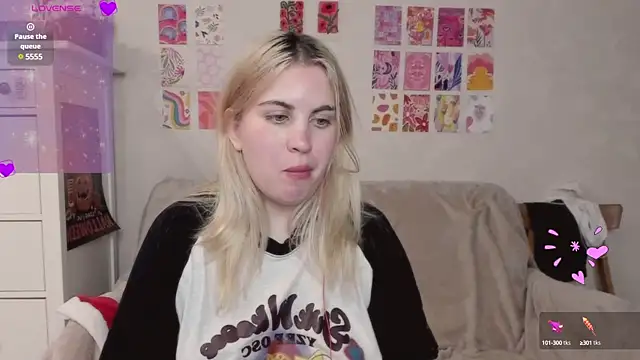 Snapshot of pawpaws chatting on December 2024 12:45:02 PM pawpaws online show from December 2024 12:45:02 PM