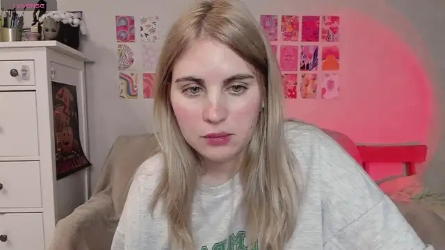 Snapshot of pawpaws chatting on January 2025 11:20:02 AM pawpaws online show from January 2025 11:20:02 AM