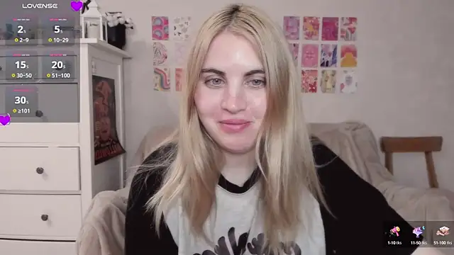 Snapshot of pawpaws chatting on March 2025 03:24:02 PM pawpaws online show from March 2025 03:24:02 PM