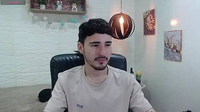 DmitriSanders online show from January 2025 08:39:01 PM